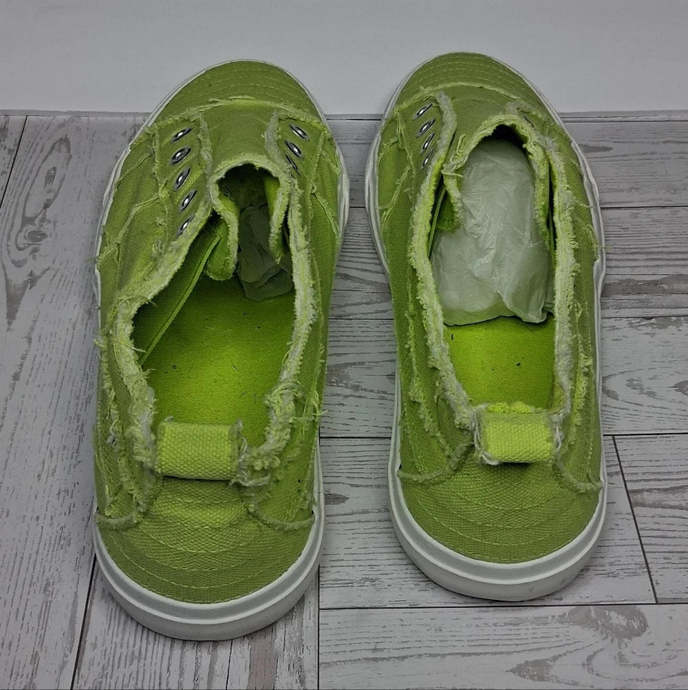 Corkys details cushioned look